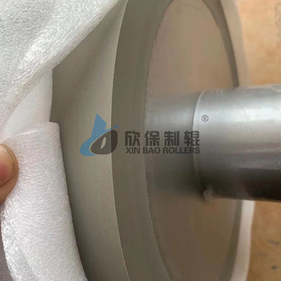 Los rodillos láser aumentan la lucha contra la falsificación mejoran la adhesión y logran efectos ópticos especiales